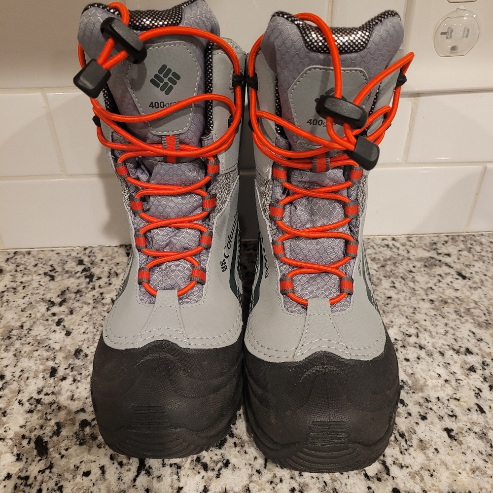 Boys size 4 Columbia Boots. Worn twice. Great condition!
